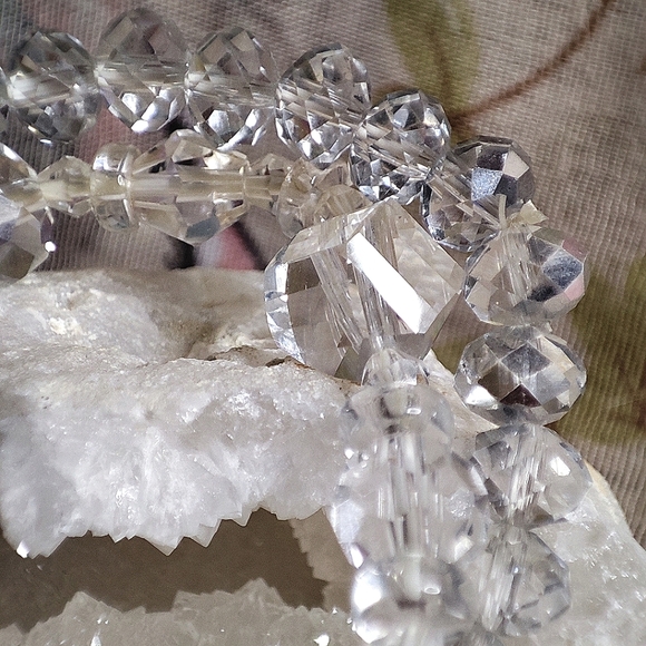 Pair of 2 Clear Faceted Crystal Stretch Bracelets Vintage Silver Tone Snowflake - Picture 9 of 16